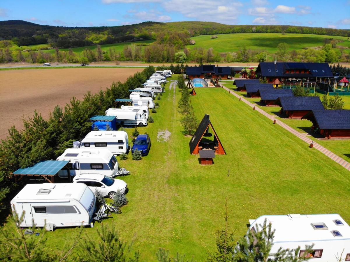 Готель Camp Pacho Пр'євідза Екстер'єр фото